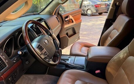 Toyota Land Cruiser 200, 2015 год, 4 300 000 рублей, 10 фотография