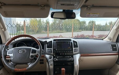 Toyota Land Cruiser 200, 2013 год, 3 670 000 рублей, 6 фотография