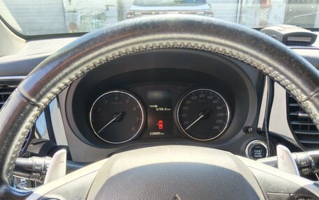 Mitsubishi Outlander III рестайлинг 3, 2013 год, 1 200 000 рублей, 3 фотография