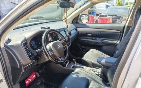 Mitsubishi Outlander III рестайлинг 3, 2013 год, 1 200 000 рублей, 4 фотография