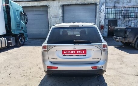 Mitsubishi Outlander III рестайлинг 3, 2013 год, 1 200 000 рублей, 5 фотография