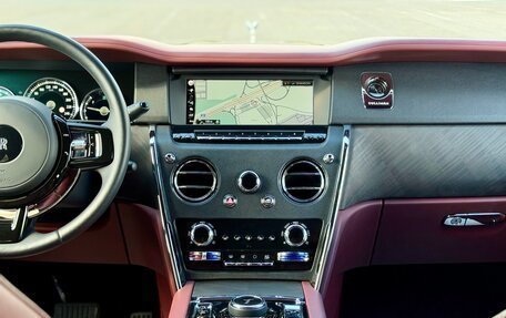 Rolls-Royce Cullinan, 2021 год, 32 490 000 рублей, 26 фотография