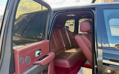 Rolls-Royce Cullinan, 2021 год, 32 490 000 рублей, 24 фотография