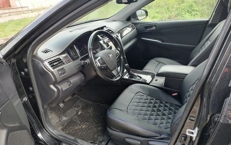 Toyota Camry, 2018 год, 1 300 000 рублей, 5 фотография