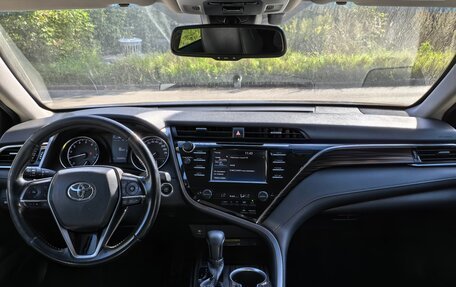 Toyota Camry, 2019 год, 1 950 000 рублей, 4 фотография