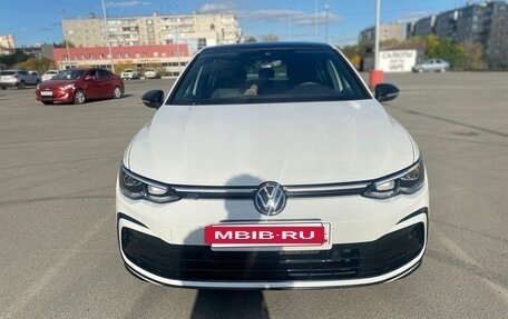 Volkswagen Golf VIII, 2020 год, 2 500 000 рублей, 2 фотография