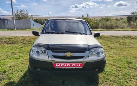 Chevrolet Niva I рестайлинг, 2010 год, 429 000 рублей, 3 фотография