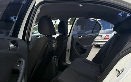 Volkswagen Jetta VI, 2012 год, 600 000 рублей, 11 фотография