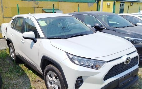 Toyota RAV4, 2025 год, 3 650 000 рублей, 3 фотография