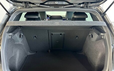 Volkswagen Golf VIII, 2024 год, 1 900 000 рублей, 7 фотография