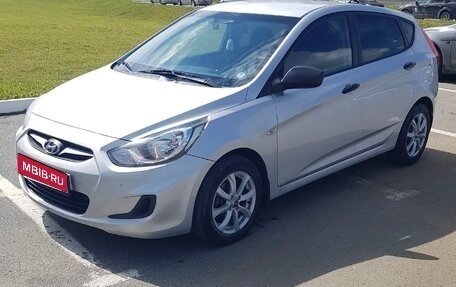 Hyundai Solaris II рестайлинг, 2014 год, 930 000 рублей, 2 фотография