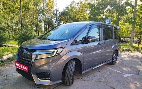 Honda Stepwgn IV, 2020 год, 2 400 000 рублей, 2 фотография