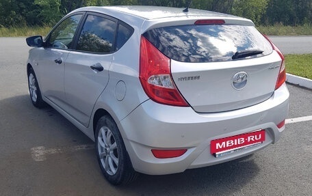 Hyundai Solaris II рестайлинг, 2014 год, 930 000 рублей, 3 фотография
