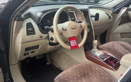 Infiniti QX70, 2015 год, 2 950 000 рублей, 10 фотография