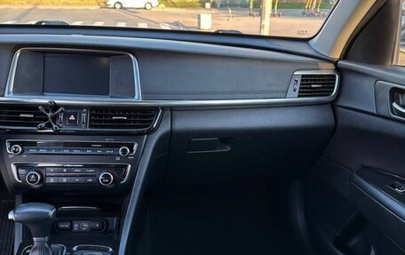KIA Optima IV, 2017 год, 900 000 рублей, 18 фотография