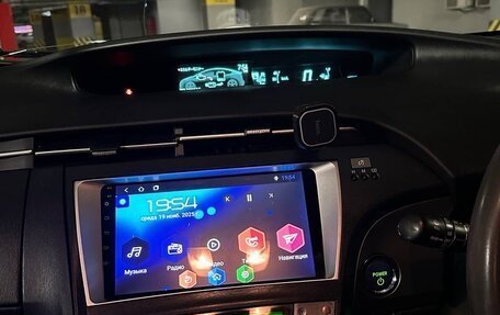 Toyota Prius, 2013 год, 1 300 000 рублей, 14 фотография