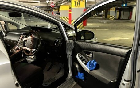 Toyota Prius, 2013 год, 1 300 000 рублей, 10 фотография