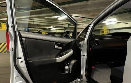 Toyota Prius, 2013 год, 1 300 000 рублей, 9 фотография