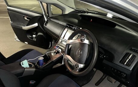 Toyota Prius, 2013 год, 1 300 000 рублей, 11 фотография