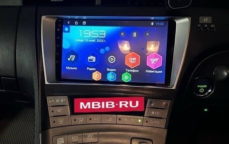 Toyota Prius, 2013 год, 1 300 000 рублей, 13 фотография