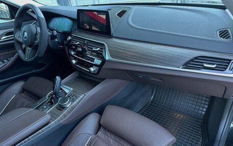 BMW 5 серия, 2019 год, 3 500 000 рублей, 14 фотография