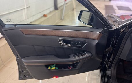 Mercedes-Benz E-Класс, 2011 год, 950 000 рублей, 4 фотография