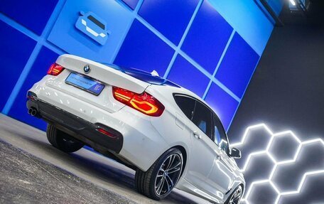 BMW 3 серия, 2020 год, 2 800 000 рублей, 32 фотография
