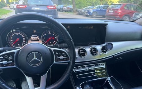 Mercedes-Benz E-Класс, 2019 год, 2 000 000 рублей, 2 фотография