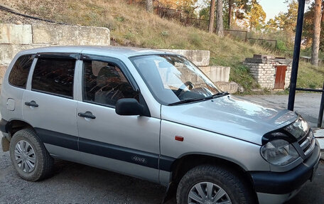 Chevrolet Niva I рестайлинг, 2005 год, 310 000 рублей, 3 фотография
