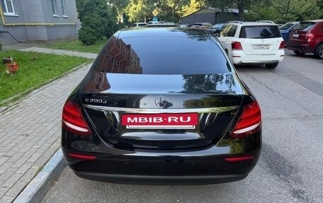 Mercedes-Benz E-Класс, 2019 год, 2 000 000 рублей, 8 фотография