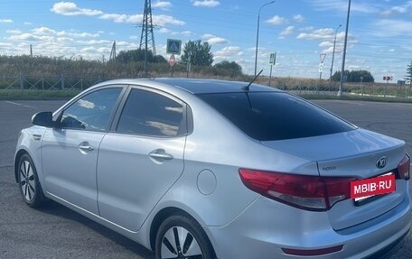 KIA Rio III рестайлинг, 2015 год, 1 000 000 рублей, 5 фотография