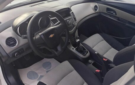 Chevrolet Cruze II, 2011 год, 649 000 рублей, 8 фотография