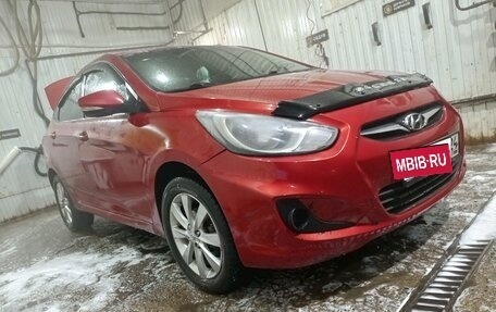 Hyundai Solaris II рестайлинг, 2011 год, 350 000 рублей, 3 фотография