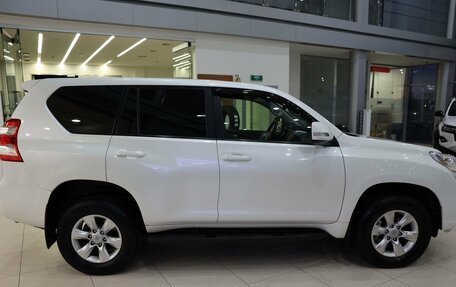 Toyota Land Cruiser Prado 150 рестайлинг 2, 2015 год, 2 790 000 рублей, 4 фотография