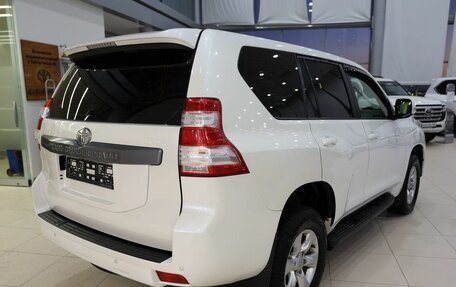 Toyota Land Cruiser Prado 150 рестайлинг 2, 2015 год, 2 790 000 рублей, 5 фотография