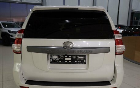 Toyota Land Cruiser Prado 150 рестайлинг 2, 2015 год, 2 790 000 рублей, 6 фотография
