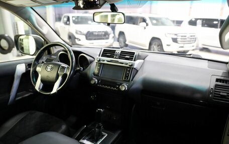 Toyota Land Cruiser Prado 150 рестайлинг 2, 2015 год, 2 790 000 рублей, 16 фотография