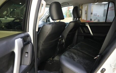 Toyota Land Cruiser Prado 150 рестайлинг 2, 2015 год, 2 790 000 рублей, 15 фотография