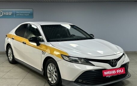 Toyota Camry, 2019 год, 1 749 000 рублей, 3 фотография