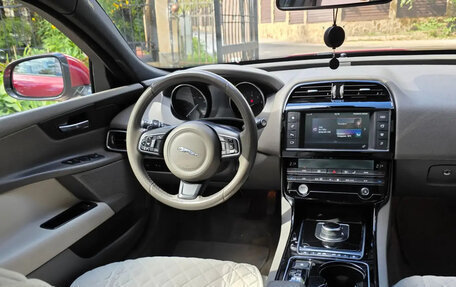Jaguar XE I рестайлинг, 2016 год, 1 777 000 рублей, 18 фотография