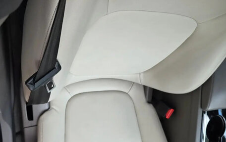 Jaguar XE I рестайлинг, 2016 год, 1 777 000 рублей, 26 фотография