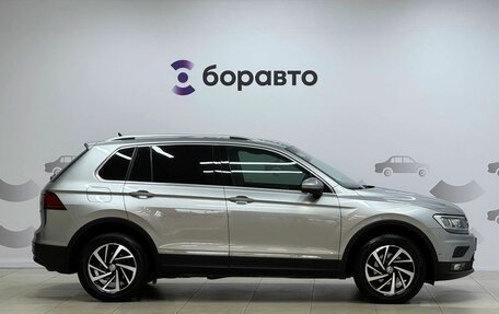 Volkswagen Tiguan II, 2018 год, 2 180 000 рублей, 8 фотография
