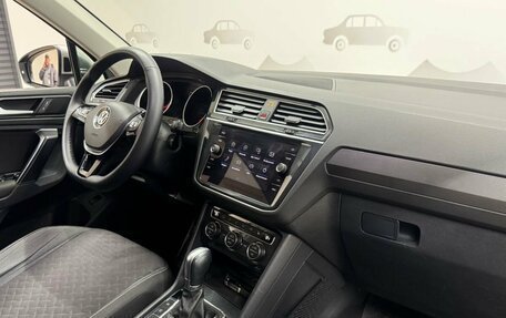 Volkswagen Tiguan II, 2018 год, 2 180 000 рублей, 10 фотография