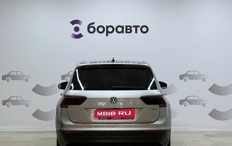 Volkswagen Tiguan II, 2018 год, 2 180 000 рублей, 5 фотография