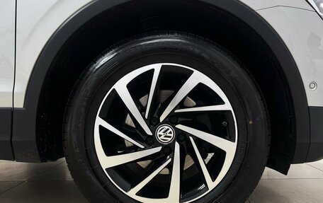 Volkswagen Tiguan II, 2018 год, 2 180 000 рублей, 16 фотография