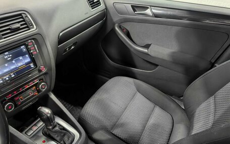Volkswagen Jetta VI, 2012 год, 1 000 000 рублей, 12 фотография