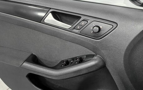 Volkswagen Jetta VI, 2012 год, 1 000 000 рублей, 16 фотография