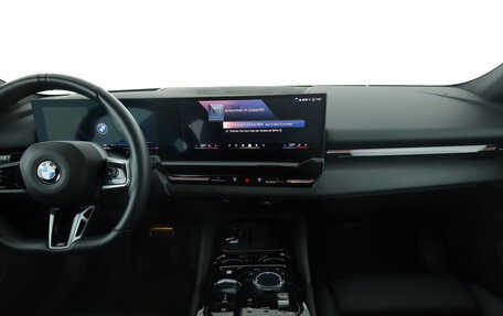 BMW 5 серия, 2024 год, 5 980 000 рублей, 10 фотография