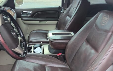 Cadillac Escalade III, 2008 год, 2 000 000 рублей, 8 фотография