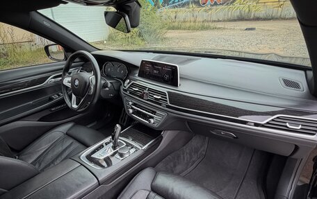 BMW 7 серия, 2017 год, 3 690 000 рублей, 15 фотография